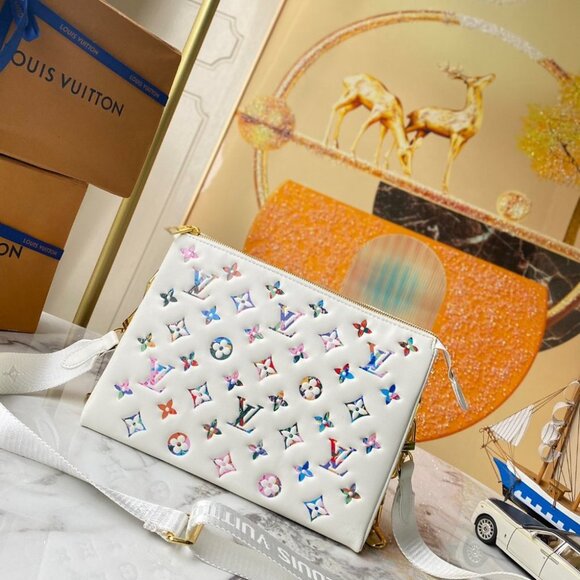 Louis Vuitton Bag - Picture 3 of 7